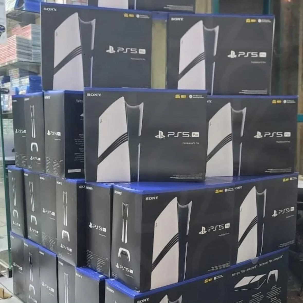 Sony PS5 Pro, Sony PS5, Nintendo Switch 2, Xbox Series X, Xbox Series S, handheld consoles, Lenovo, Asus, Steam OLED, - Immagine 1