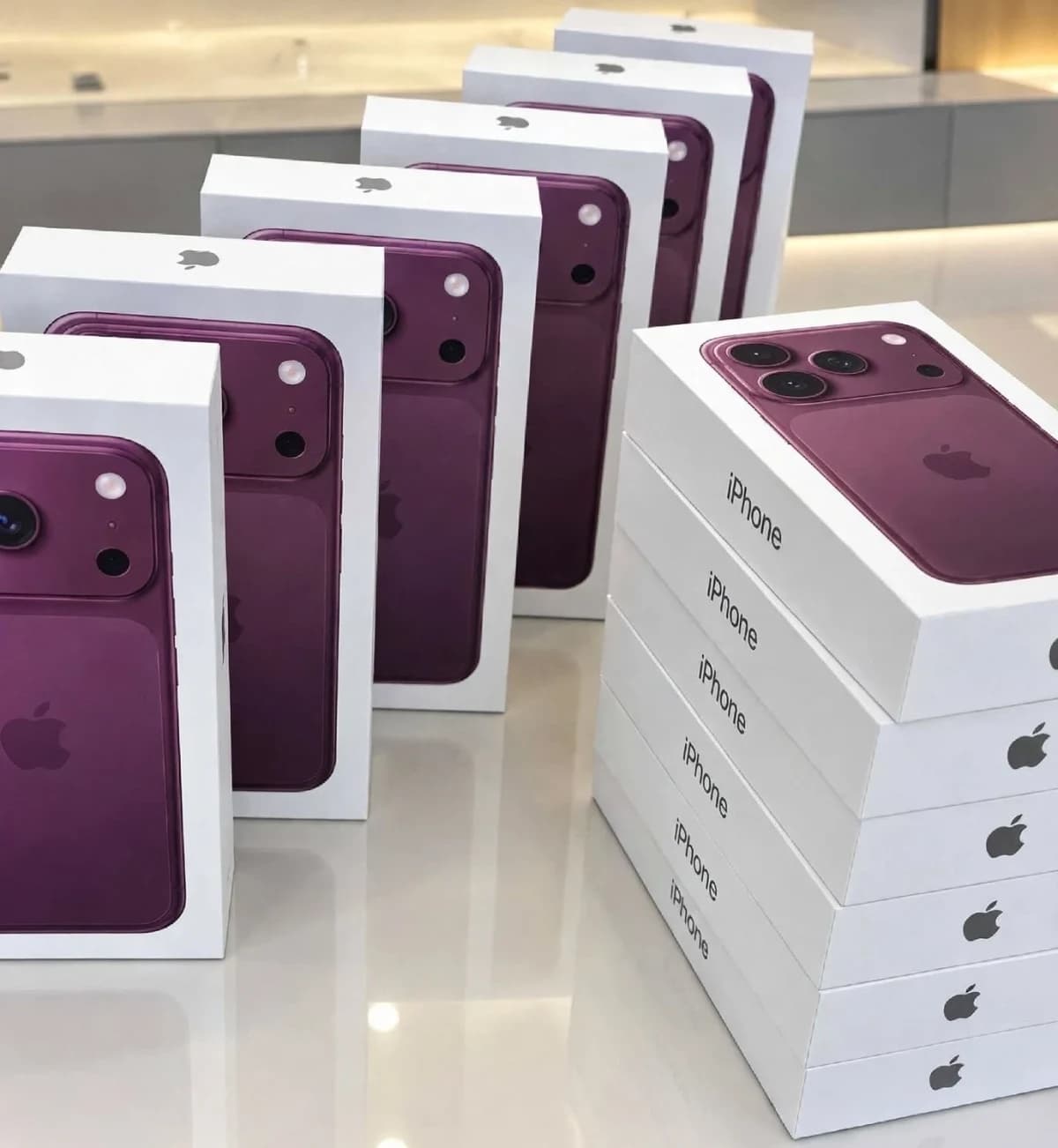 stock, iPhone 18 Pro, 900eur, iPhone 17 Pro, 680eur, Sony PS5, 300eur, Sony PS5 Pro, 550eur - Immagine 1