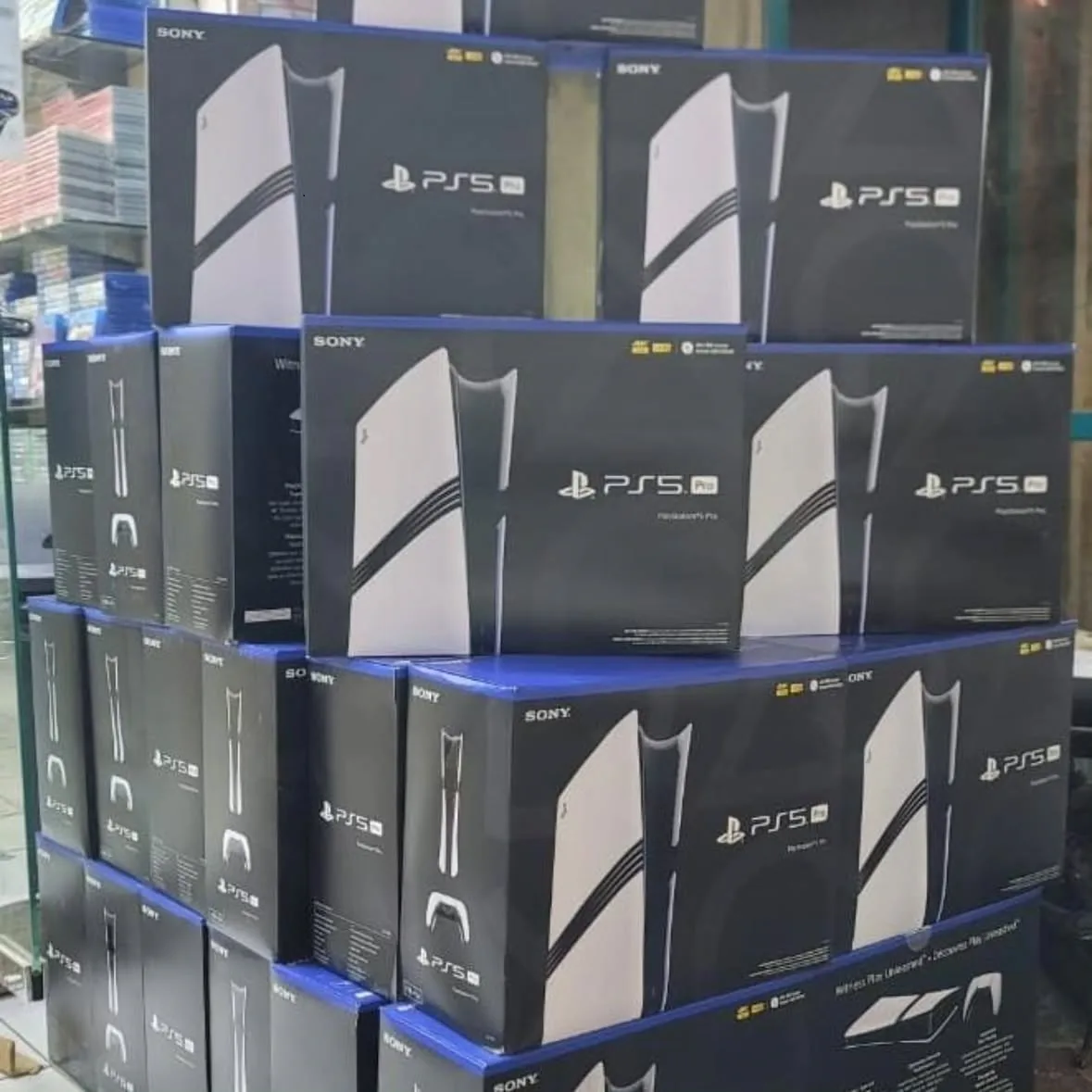 Sony PS5 Pro, Sony PS5, Nintendo Switch 2, Xbox Series X, Xbox Series S, handheld consoles, Lenovo, Asus, Steam OLED,